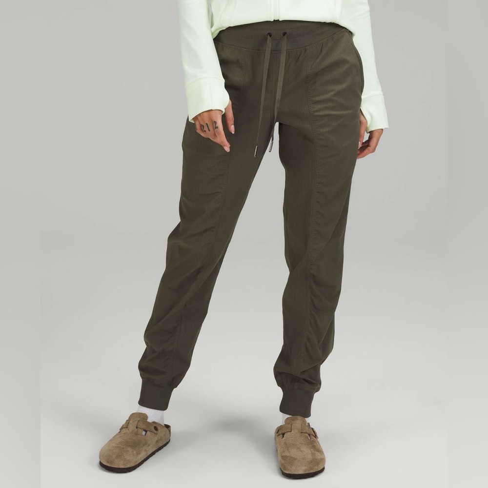 Lululemon dance studio mid rise jogger